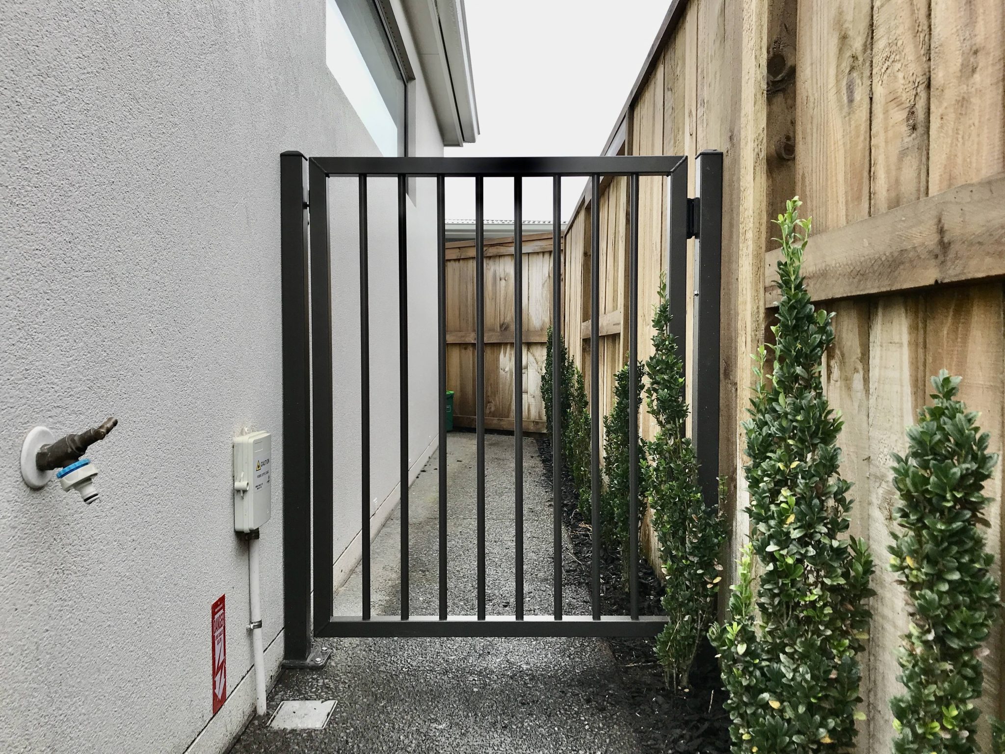 black metal swing gate for house home