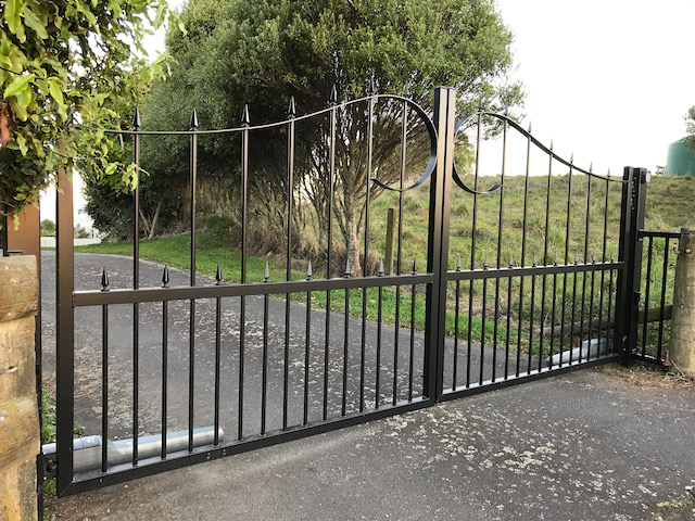 metal bar gate automatic bi fold curve top accent